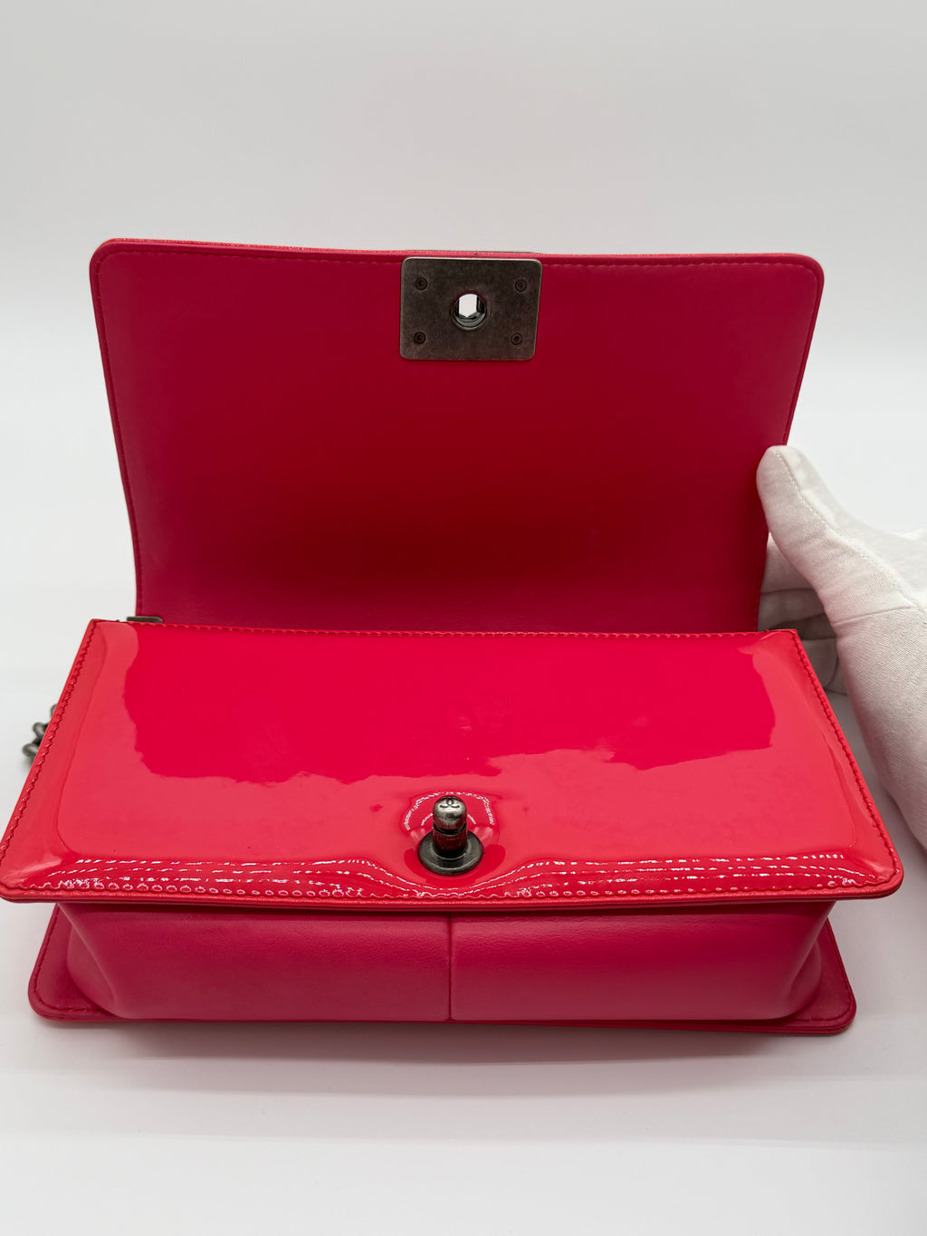 Chanel Boy Bag Medium – Hot Pink Patent Leather with Ruthenium Hardware (Series 17)
